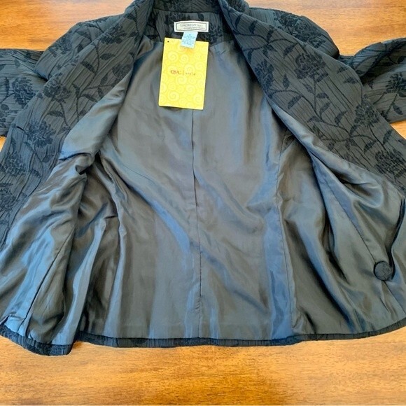 NWT QVC Simonton Says Black Embossed Floral Blazer Medium - Picture 8 of 13